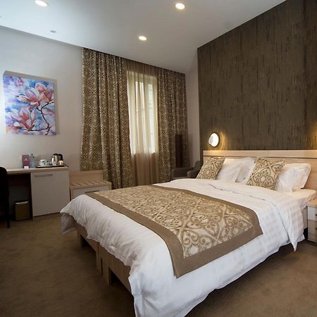 Iberia Didube Hotel Tbilisi Bagian luar foto