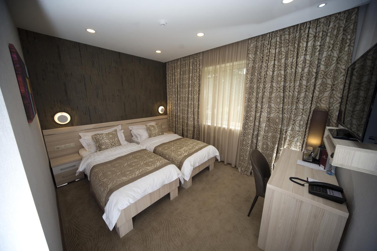 Iberia Didube Hotel Tbilisi Bagian luar foto