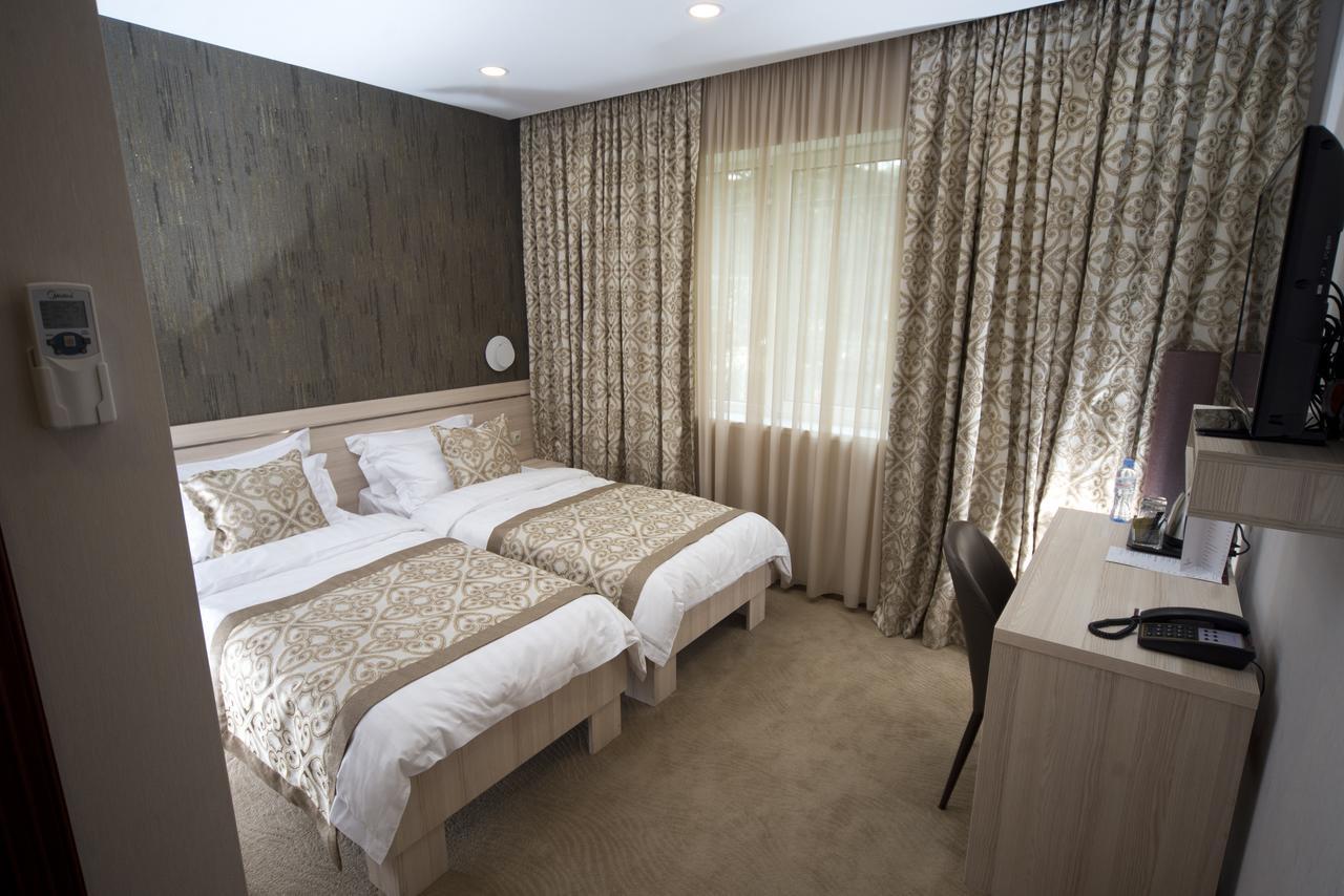 Iberia Didube Hotel Tbilisi Bagian luar foto