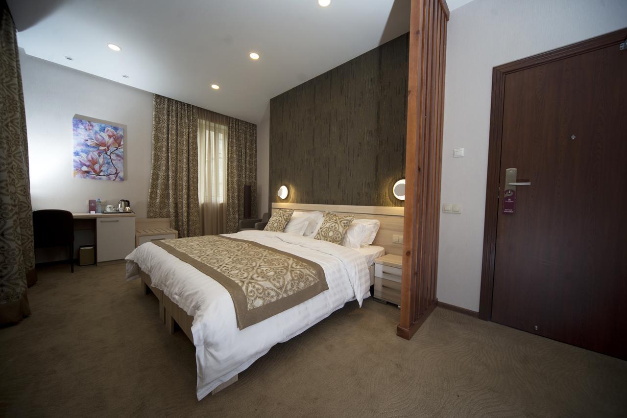 Iberia Didube Hotel Tbilisi Bagian luar foto