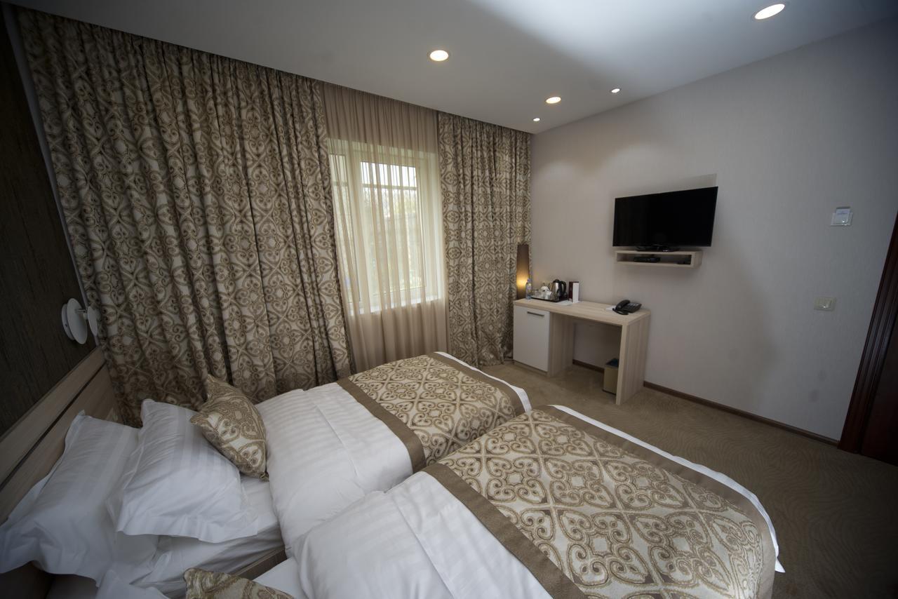 Iberia Didube Hotel Tbilisi Bagian luar foto